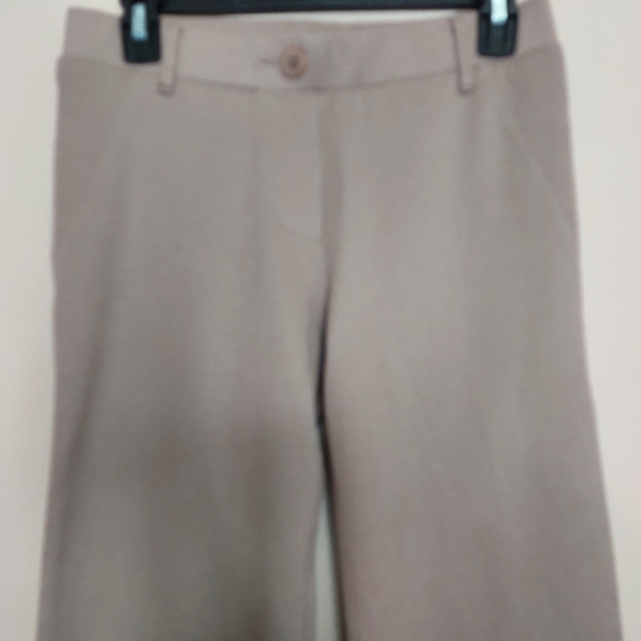 Betabrand 2 pocket pull on flare pants - Picture 2 of 6